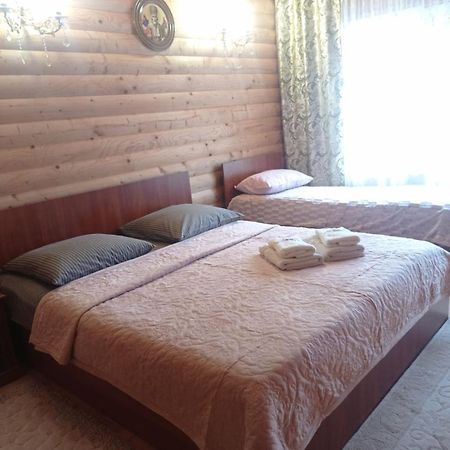 Затишний Готель "Едем" Mîkulîciîn Cameră foto
